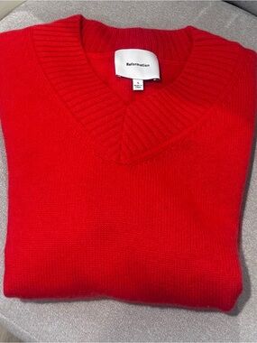 Reformation Ladies Cashmere  V-Neck Sweater in Red